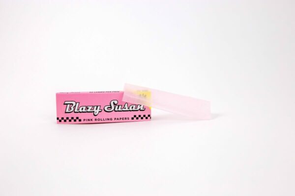 Blazy Susan – Pink Rolling Papers – 1-1/4 | Canna Cabana Canada